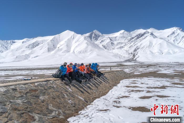 玉珠峰登山大会第22届开幕：北坡与南坡双线挑战