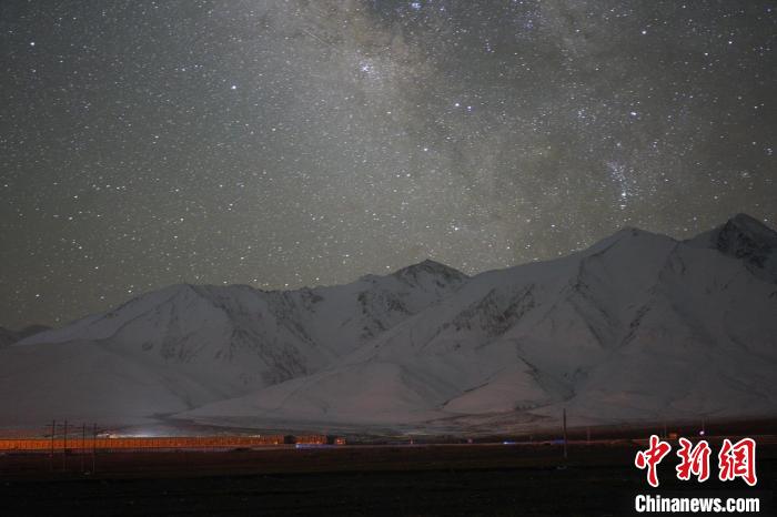 玉珠峰登山大会第22届开幕：北坡与南坡双线挑战