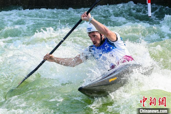 全球首创皮划艇赛事杭州开赛 四大项目汇聚530名