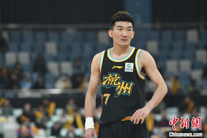 孙铭徽荣膺CBA月度最佳 国内球员奖项再添殊荣