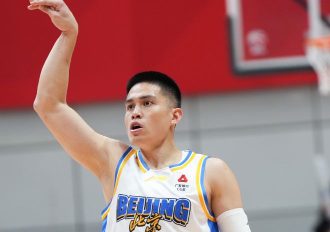 北京客场爆冷负吉林 周琦罚球失误成关键
