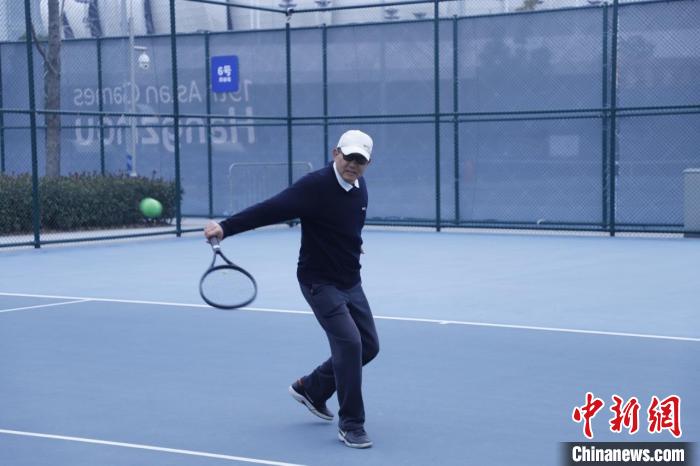 杭州奥体中心开放全民健身场地 市民畅享运动乐