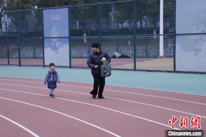 杭州奥体中心开放全民健身场地 市民畅享运动乐