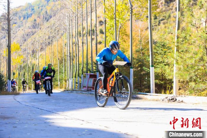 西宁自行车爬坡挑战赛：生态赛道引骑行爱好者