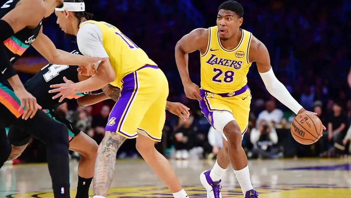 湖人双核伤缺陷阵 雷迪克调整战术迎战火箭