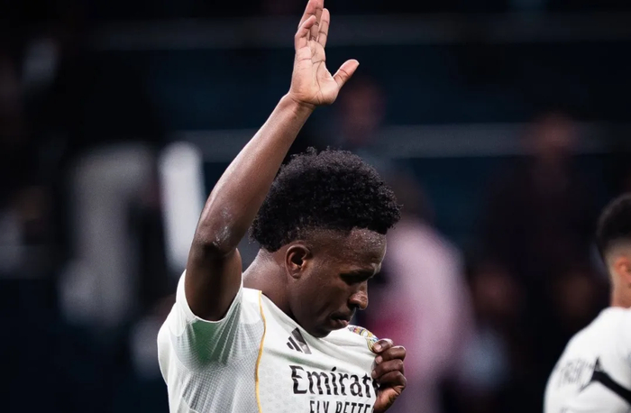 皇马双星伤退影响赛季，曼城引援瞄准中场新星